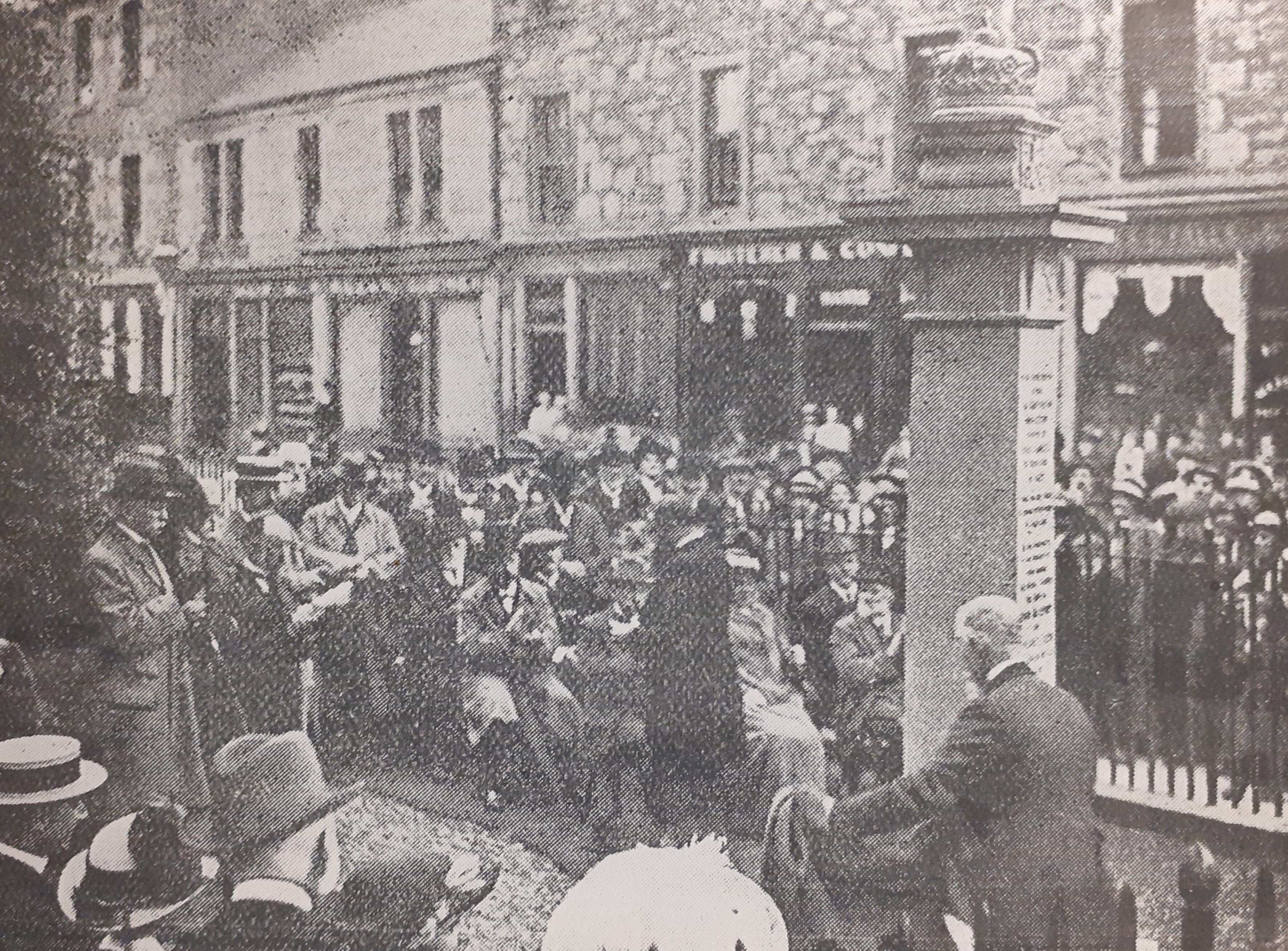 Dr Rait unveiling the commemorative monument raised to the Charterhouse in 1914